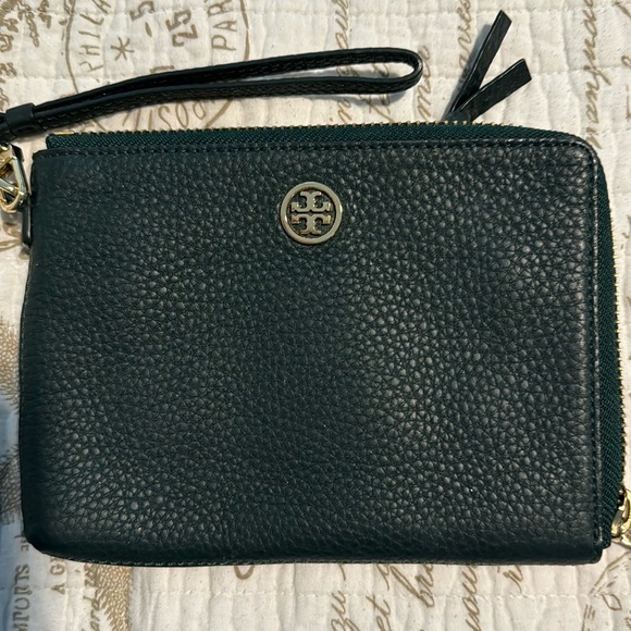 Euc Tory Burch Green Robinson wristlet - Picture 4 of 7